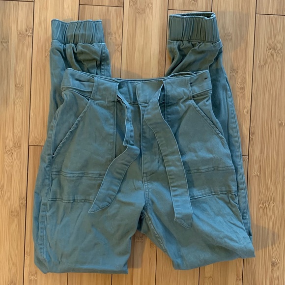 hollister high waisted utility pants - Picture 1 of 4